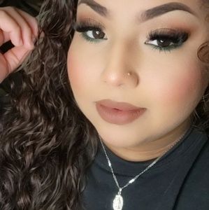 Meet your Posher, Daniella